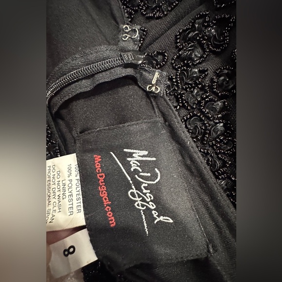 MAC DUGGAL
Black Hand Beaded Flounce Sleeve Midi Dress - Picture 4 of 10